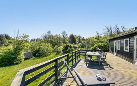 Gildo - 932M from the Sea: Die Architektur, Dach, Zuhause, Verbundwerkstoff, Daylighting, Abstellgleis, Auffahrt