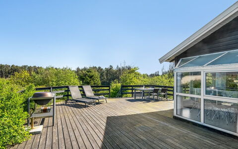 Gildo - 932M from the Sea: Die Architektur, Dach, Zuhause, Verbundwerkstoff, Daylighting, Abstellgleis, Auffahrt