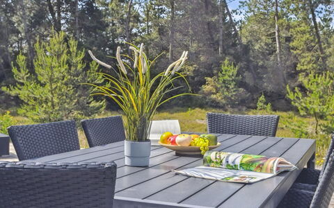 Elke - 3.5Km from the Sea: Möbel, Gartenmöbel, Tisch Im Freien, Tabelle, Stuhl, Terrasse, Garten, Küche & Esszimmer Tisch, Schatten, Natürliches Material