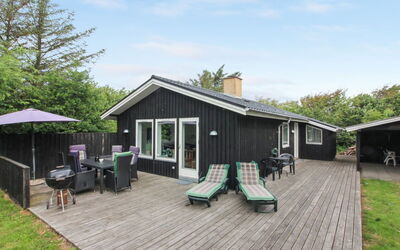 aafje - 700m From The Sea