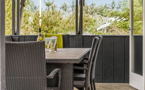 Eivy - 1Km from the Sea: Möbel, Holz, Gartenmöbel, Tabelle, Tisch Im Freien, Stuhl, Küche & Esszimmer Tisch, Terrasse, Veranda, Holzbeize