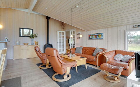 Alhed - 650M from the Sea: Möbel, Interior Design, Stuhl, Flooring, Tabelle, Resort, Fussboden, Decke, Zimmer, Eco Hotel