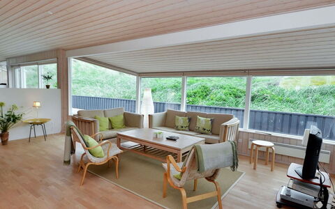 Hadar - 100M from the Sea: Holz, Zuhause, Veranda, Deck, Hartholz, Dach, Holzbeize, Holzboden, Eco Hotel
