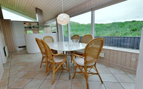 Hadar - 100M from the Sea: Holz, Zuhause, Veranda, Deck, Hartholz, Dach, Holzbeize, Holzboden, Eco Hotel
