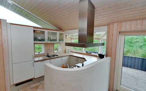 Hadar - 100M from the Sea: Holz, Zuhause, Veranda, Deck, Hartholz, Dach, Holzbeize, Holzboden, Eco Hotel