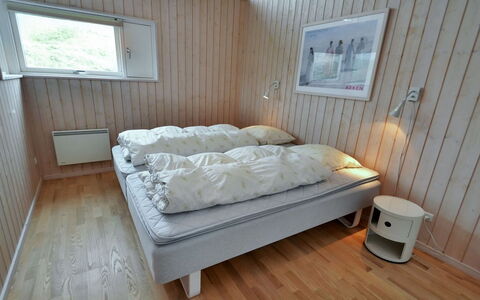 Hadar - 100M from the Sea: Holz, Zuhause, Veranda, Deck, Hartholz, Dach, Holzbeize, Holzboden, Eco Hotel