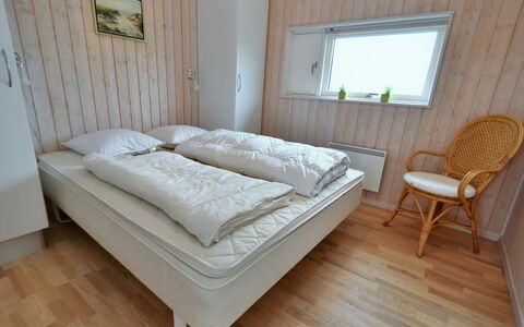 Hadar - 100M from the Sea: Holz, Zuhause, Veranda, Deck, Hartholz, Dach, Holzbeize, Holzboden, Eco Hotel