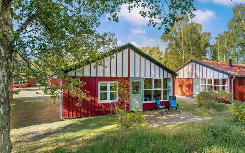 Hira - 300M from the Sea: Dach, Haus, Zuhause, Hütte, Tür, Abstellgleis, Deck, Veranda, Planke, Hartholz
