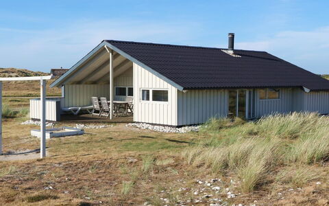 Stian - 200M from the Sea: Dachdecken, Hütte, Haus, Dach, Zuhause, Bauernhaus, Hütte, Estate, Dorf