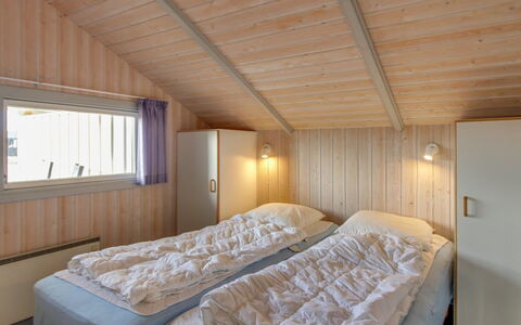 Stian - 200M from the Sea: Dachdecken, Hütte, Haus, Dach, Zuhause, Bauernhaus, Hütte, Estate, Dorf