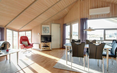 Stian - 200M from the Sea: Dachdecken, Hütte, Haus, Dach, Zuhause, Bauernhaus, Hütte, Estate, Dorf