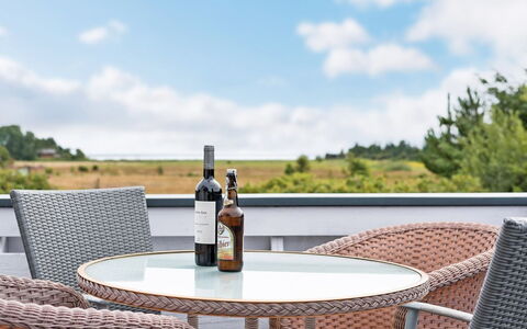 Thorben - 3.5Km from the Sea: Möbel, Gartenmöbel, Stuhl, Tabelle, Wolke, Tisch Im Freien, Küche & Esszimmer Tisch, Kaffetisch, Terrasse, Balkon