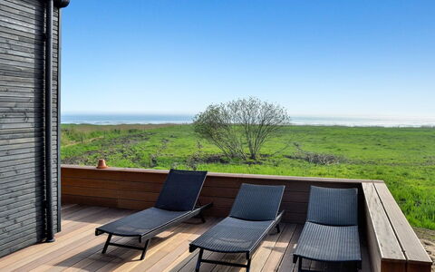 Rudolf - 95M from the Sea: Holzboden, Holz, Fussboden, Flooring, Hartholz, Deck, Planke, Verbundwerkstoff, Promenade, Holzbeize
