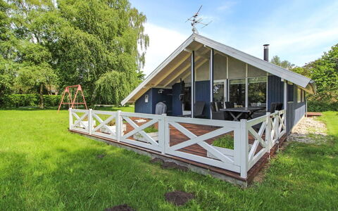 Ejvi - 700M from the Sea: Flooring, Wand, Fussboden, Interior Design, Holz, Decke, Holzboden, Beleuchtung, Möbel, Laminatboden