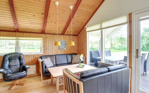 Ejvi - 700M from the Sea: Flooring, Wand, Fussboden, Interior Design, Holz, Decke, Holzboden, Beleuchtung, Möbel, Laminatboden