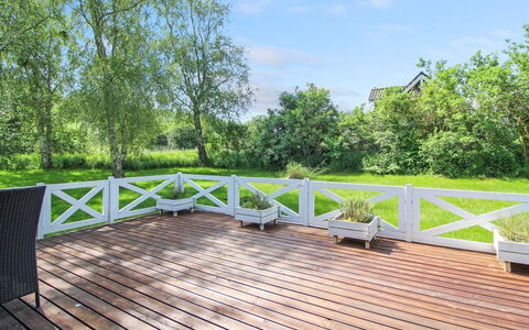 Ejvi - 700M from the Sea: Flooring, Wand, Fussboden, Interior Design, Holz, Decke, Holzboden, Beleuchtung, Möbel, Laminatboden