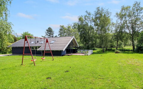 Ejvi - 700M from the Sea: Flooring, Wand, Fussboden, Interior Design, Holz, Decke, Holzboden, Beleuchtung, Möbel, Laminatboden