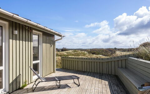 Kalervo - 100M from the Sea: Die Architektur, Dach, Zuhause, Verbundwerkstoff, Daylighting, Abstellgleis, Auffahrt
