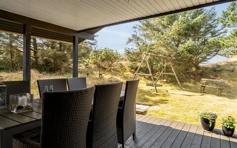 Gerwer - 700M from the Sea: Zuhause, Hütte, Veranda, Hartholz, Abstellgleis, Deck, Schatten, Planke, Estate, Gartenbauten