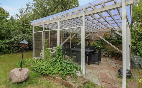 Starki - 800M from the Sea: Garten, Schatten, Outdoor Struktur, Hinterhof, Metall, Gartenbauten, Garten, Pergola, Gartenmöbel