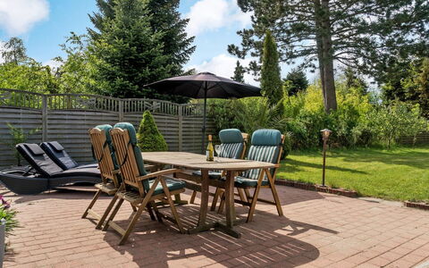 Morle - 600M from the Sea: Möbel, Gartenmöbel, Holz, Stuhl, Tabelle, Tisch Im Freien, Garten, Hartholz, Küche & Esszimmer Tisch, Terrasse