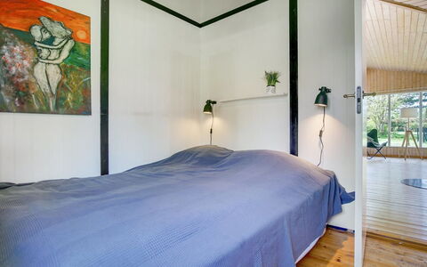 Morle - 600M from the Sea: Flooring, Interior Design, Fussboden, Holz, Decke, Schlafzimmer, Möbel, Beleuchtung, Bett, Light Fixture