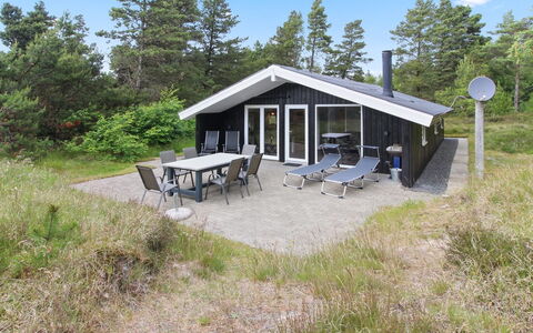 Cajsa - 1.5Km from the Sea: Dach, Haus, Zuhause, Hütte, Tür, Abstellgleis, Deck, Veranda, Planke, Hartholz