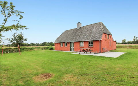 Eduard - 4.3Km from the Sea: Haus, Dach, Zuhause, Hütte, Schuppen, Gartenbauten, Abstellgleis, Garten, Blockhaus, Hütte