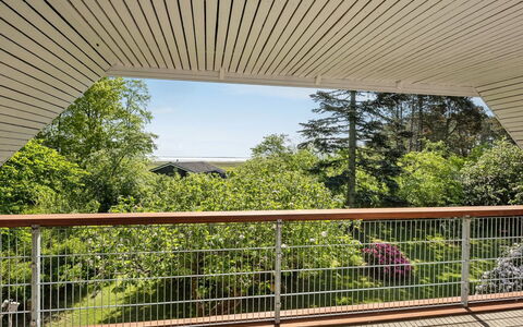 Iiro - 2.5Km from the Sea: Holz, Hartholz, Geländer, Holzbeize, Planke, Deck, Veranda, Balkon, Schatten, Outdoor Struktur