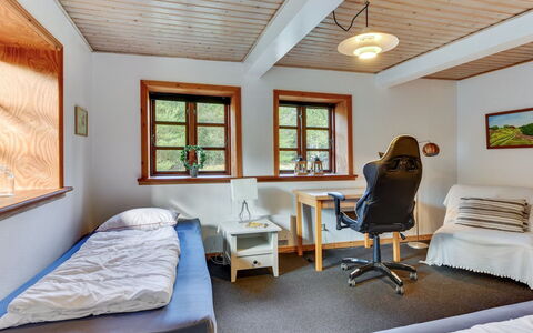 Iiro - 2.5Km from the Sea: Möbel, Interior Design, Holz, Decke, Schlafzimmer, Bett, Flooring, Fussboden, Zimmer, Zuhause