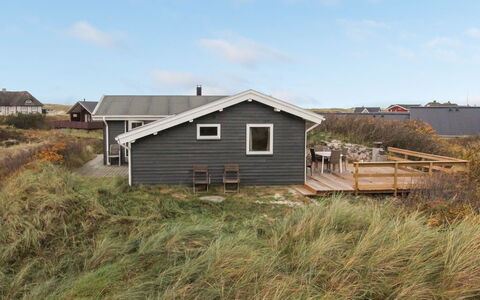 Ami - 200M from the Sea: Holz, Zuhause, Veranda, Deck, Hartholz, Dach, Holzbeize, Holzboden, Eco Hotel