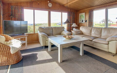 Ami - 200M from the Sea: Holz, Zuhause, Veranda, Deck, Hartholz, Dach, Holzbeize, Holzboden, Eco Hotel