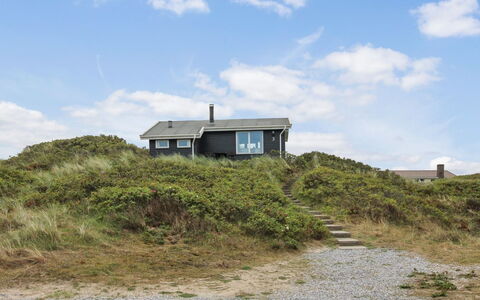 Ami - 200M from the Sea: Holz, Zuhause, Veranda, Deck, Hartholz, Dach, Holzbeize, Holzboden, Eco Hotel