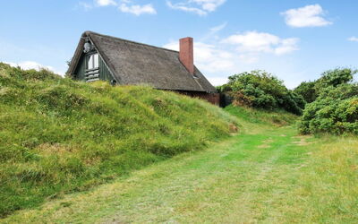 Tofi - 400M from the Sea