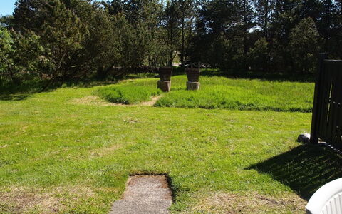 Anka - 2Km from the Sea: Vegetation, Strauch, Frühling, Hütte, Garten, Schatten, Hinterhof, Garten, Stuhl