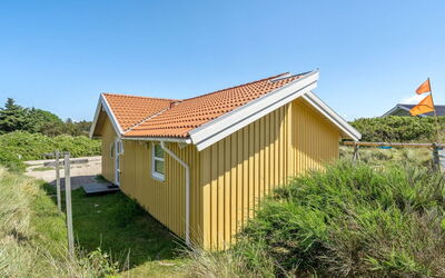 Midja - 800M from the Sea