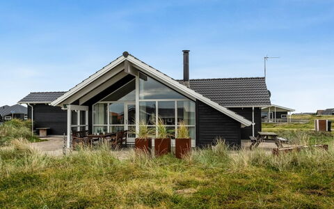 Sochyeta - 150M from the Sea: Dach, Haus, Zuhause, Hütte, Abstellgleis, Estate, Auffahrt, Gartenbauten, Garten, Schuppen