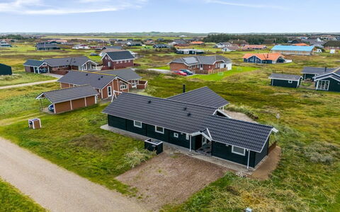 Sochyeta - 150M from the Sea: Dach, Haus, Zuhause, Hütte, Abstellgleis, Estate, Auffahrt, Gartenbauten, Garten, Schuppen