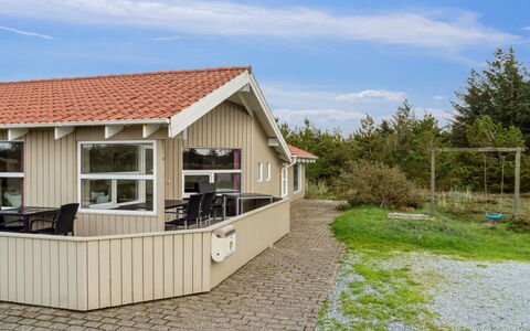 Zoya - 900M from the Sea: Dach, Haus, Zuhause, Hütte, Abstellgleis, Estate, Auffahrt, Gartenbauten, Garten, Schuppen