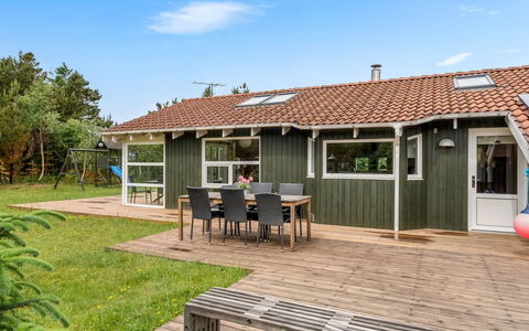 Heggi - 900M from the Sea: Holz, Zuhause, Haus, Dach, Hütte, Die Architektur, Grundstueck, Abstellgleis, Tür, Veranda
