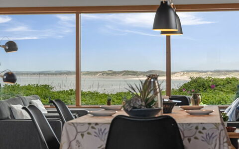 Legolas - 50M from the Sea: Interior Design, Möbel, Beleuchtung, Esszimmer, Light Fixture, Decke, Zuhause, Küche & Esszimmer Tisch, Stuhl, Zimmer