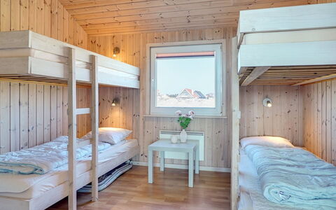 Riste - 450M from the Sea: Holz, Schlafzimmer, Bett, Einfrieren, Holzbeize, Bedding, Hartholz, Planke, Etagenbett, Schnee