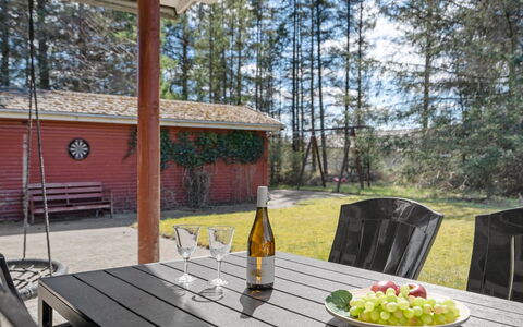 Herwarth - 3.3Km from the Sea: Dach, Haus, Zuhause, Hütte, Abstellgleis, Estate, Auffahrt, Gartenbauten, Garten, Schuppen