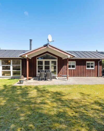 Herwarth - 3.3Km from the Sea