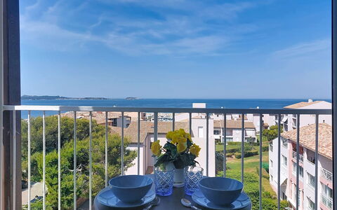 Le Verdon: Balkon, Wohnung, Schatten, Zaun, Hotel, Resort