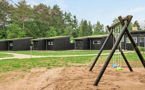 Frimanda - 200M from the Sea: Flooring, Wand, Fussboden, Interior Design, Holz, Decke, Holzboden, Beleuchtung, Möbel, Laminatboden