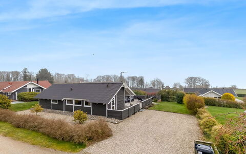 Hera - 200M from the Sea: Pflanzengemeinschaft, Sonnenlicht, Krautige Pflanze, Garten, Plantage, Landwirtschaft, Bauernhof
