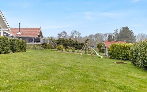Hera - 200M from the Sea: Pflanzengemeinschaft, Sonnenlicht, Krautige Pflanze, Garten, Plantage, Landwirtschaft, Bauernhof