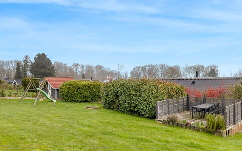 Hera - 200M from the Sea: Pflanzengemeinschaft, Sonnenlicht, Krautige Pflanze, Garten, Plantage, Landwirtschaft, Bauernhof