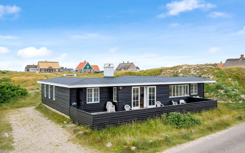 Jamie - 200M from the Sea
